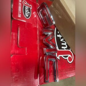 GMC OEM clip in front emblem